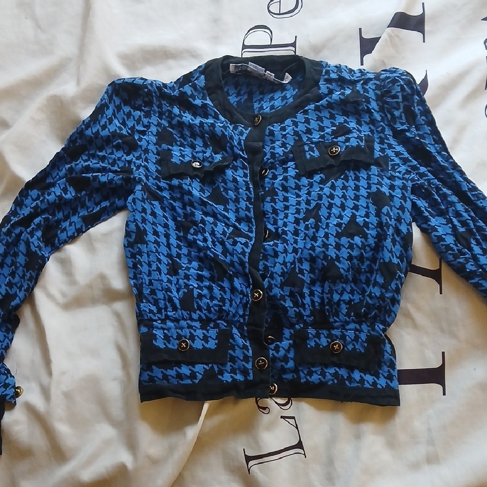 Elegant Women's Houndstooth Blouse in Blue and Black